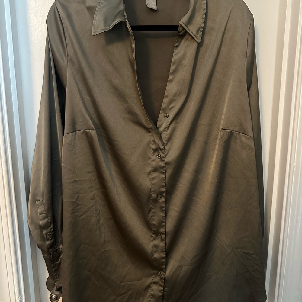 H&M Green Casual Button Down Shirt
